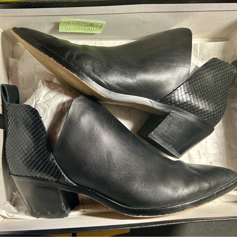 Dolce Vita Black Textured Heeled Boots